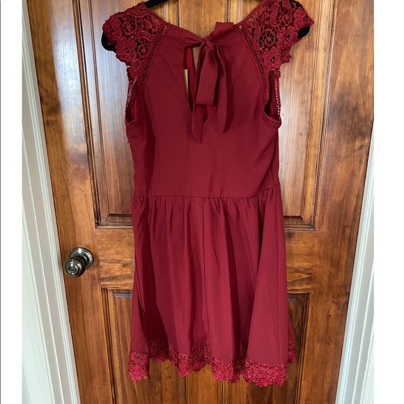 NWT Francesca’s Burgundy Dress - Size M - Picture 2 of 3